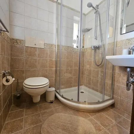 Salty Sun Seafront Penthouse Apartament