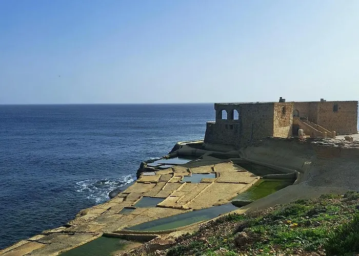 Salty Sun Seafront Penthouse Apartament *