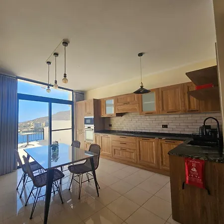 Apartamento Salty Sun Seafront Penthouse Marsalforn